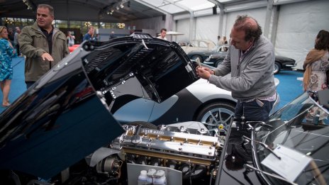 Jaguar Land Rover предлага работа на освободени инженери от технологични компании