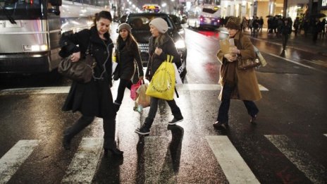 Потребителското доверие в САЩ расте през януари повече от очакванията