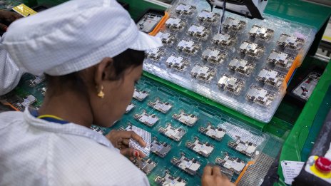 Печалбата на Foxconn се понижава, което хвърля сяна върху перспективите за AI