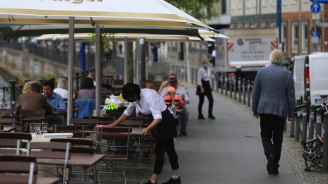 Нагласите сред германските потребители се подобряват, но е рано за обрат