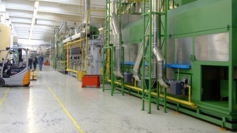 Българското индустриално производство се възстановява през февруари