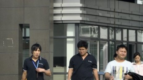 Foxconn призна за случаи с наети малолетни служители