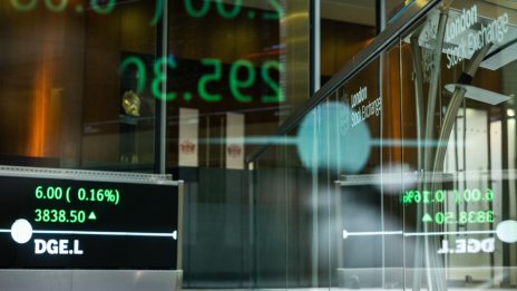 Европейските борси се изкачват до най-високото си ниво от близо година