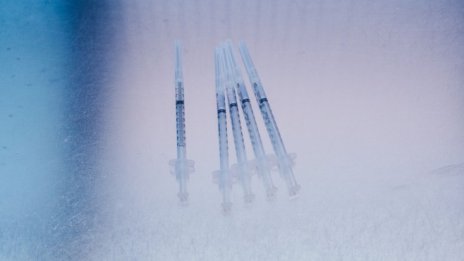 Всички получени ваксини на AstraZeneca ще се прилагат като първа доза