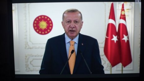 Прах в очите ли са новите идеи на Ердоган за промяна на Конституцията?