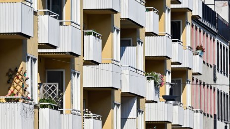 Какви са причините за спада на жилищния пазар в Швеция?