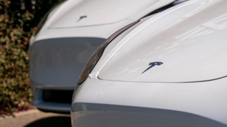Индия дава зелена светлина на Tesla за производство или внос на четири модела