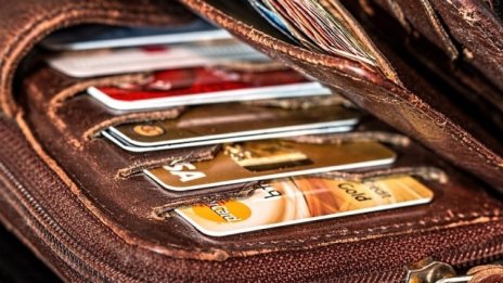 Американците предпочитат дебитните пред кредитните карти