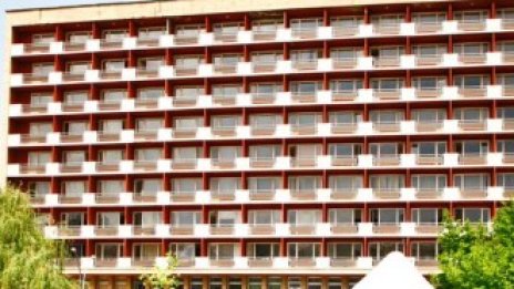 Собственикът на хотел "Рила" планира да го събори 