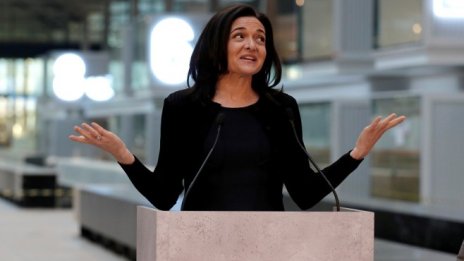 Шерил Сандбърг: Месечните рекламодатели на Facebook вече са 5 млн.