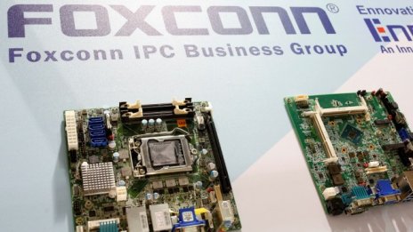 Foxconn може да похарчи 27 млрд. долара за звеното с чипове на Toshiba