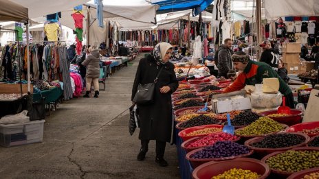 Инфлацията в Турция се забави под 50% за първи път от година