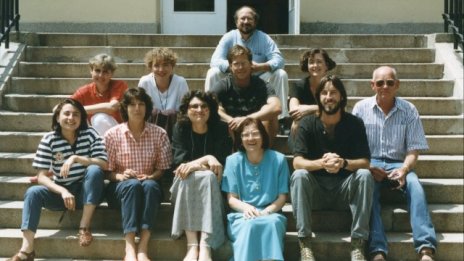 Шест кашона свръхбагаж