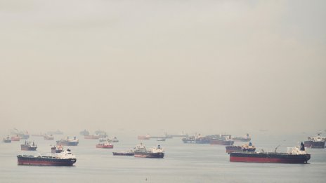 Петролният пазар се готви за дългоочаквания излишък