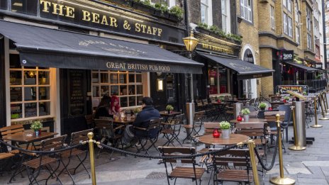 Последни поръчки от бара: Все повече британски пъбове затварят заради нарастващите разходи