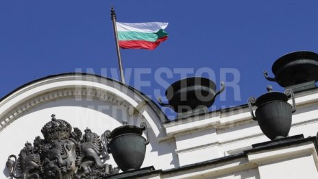 Парламентът отхвърли президентското вето върху закона за отбраната