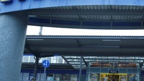 Metro продава хипермаркетите Real и се съсредоточава върху търговията на едро