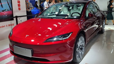 Tesla показа обновена версия на Model 3 на изложение в Пекин