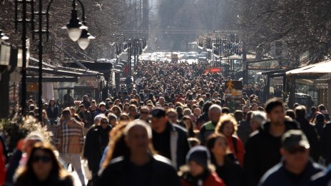 В края на 2025 г. - населението на България намалява, застарява и живее главно в 6 града