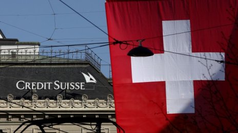 Офиси на Credit Suisse са били претърсени заради подозрения в данъчни измами