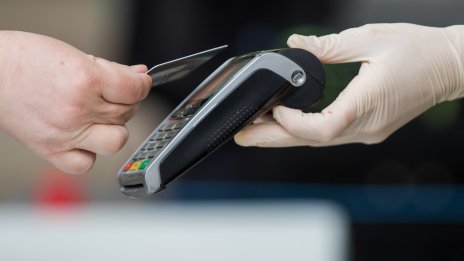 Тайният коз на европейските банки срещу Visa и Mastercard