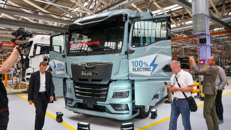 Volkswagen поглежда към бизнеса си с камиони в опит да свие разходите