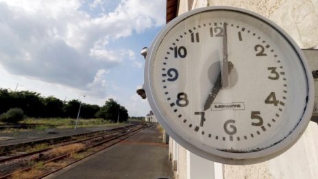 Европейците искат лятното часово време да остане за постоянно