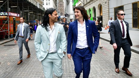 Основателите на Robinhood се наредиха сред най-богатите хора с възраждането на приложението