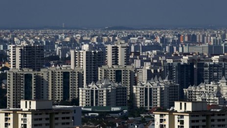 Ограниченията пред пазара свиват продажбите на жилища в Сингапур