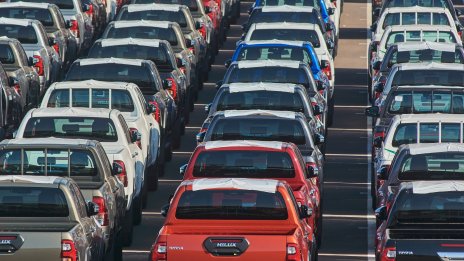 Продажбите на Toyota достигат нов рекорд за втори пореден месец