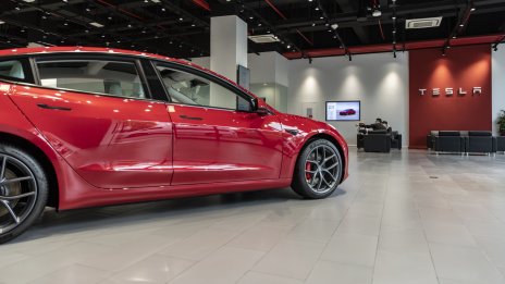 Свиването на пазарния дял на Tesla в Китай подчертава проблемите пред компанията