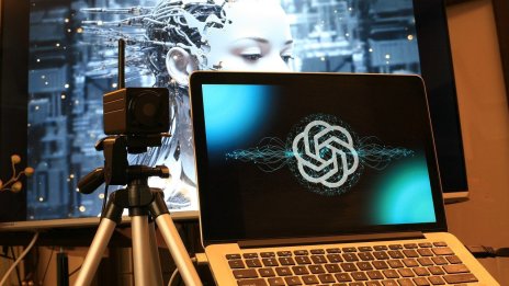 Изкуственият интелект – възможност или опасност за пазара на труда