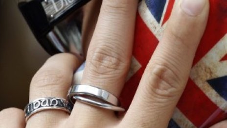 Британското правителство инвестира в 99% мобилно покритие 