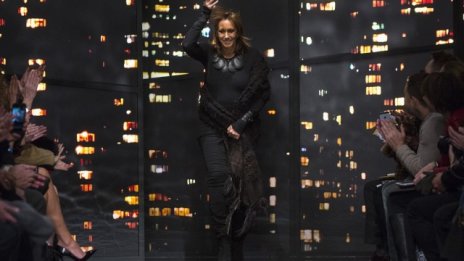 Собственикът на Calvin Klein придобива Donna Karan за 650 млн. долара