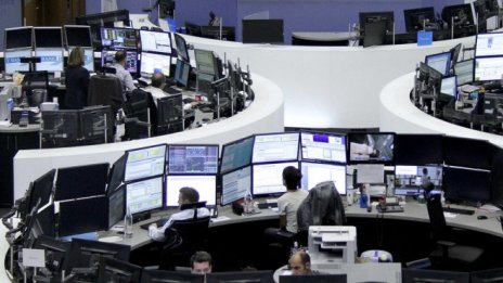 Корпоративните отчети отвлякоха вниманието на инвеститорите от кризата в Каталуния