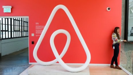 Ръководителят на китайското звено на Airbnb се оттегля