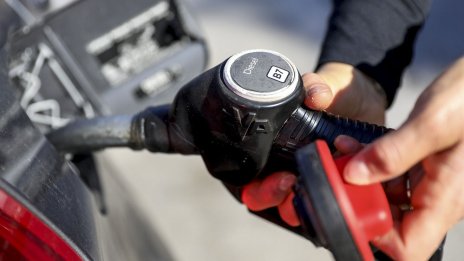 НСИ отчита рязко повишение на производството на дизел и бензин през март