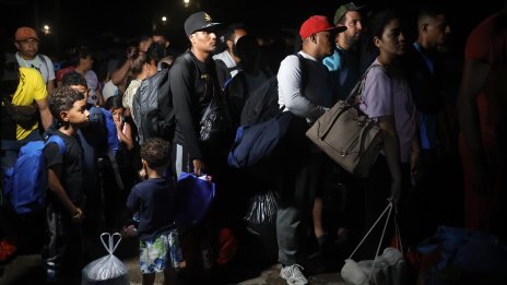 Проучване: Българите виждат повече проблеми с мигранти в Европа, но не толкова у нас