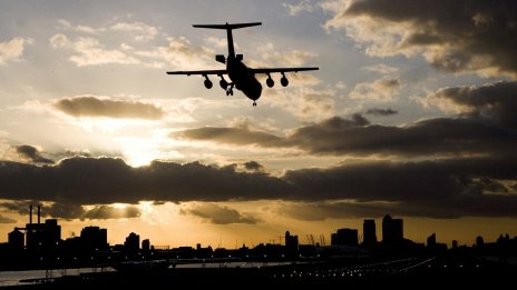 Цената на билетите за самолет вече не е единствен фактор - и летището има значение