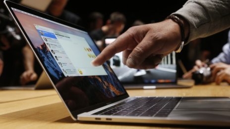 САЩ забраняват някои модели MacBook Pro на борда на самолети