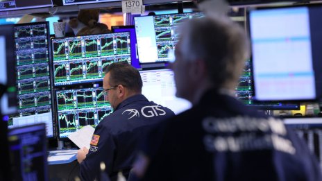 Компаниите с мегаголяма капитализация са тези, които тласнаха S&P 500 за пръв път над 5000 пункта