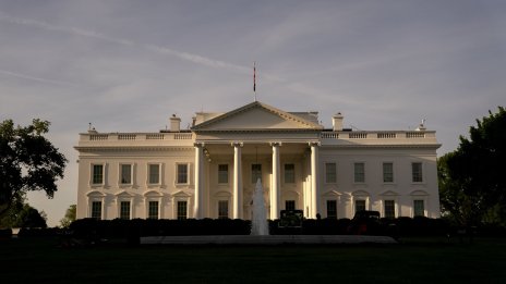 САЩ включват нови 30 китайски компании в черен списък