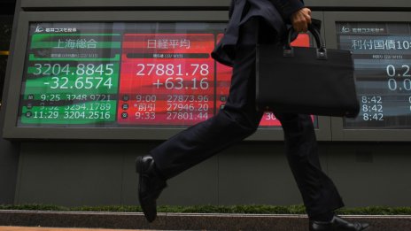 Hang Seng поведе регионалните ръстове в Азия