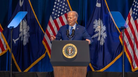 Натискът върху Байдън за реакция срещу Иран расте след убийството на трима американски войници