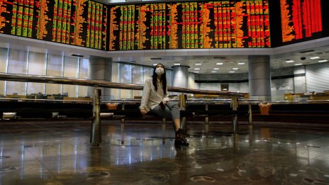 Hang Seng повече губещите в Азия след решението на Фед