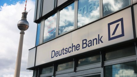 Deutsche Bank се готви да закрие руските си технологични центрове