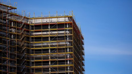 Секторът на бизнес имотите в САЩ понесе удар, но не бе съборен