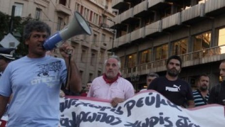 И Германия затяга кранчето за Гърция?