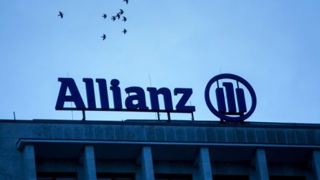 Защо Allianz се озова под този силен натиск?