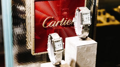 Продажбите на собственика на Cartier нараснаха с двуцифрен темп в празничния сезон 